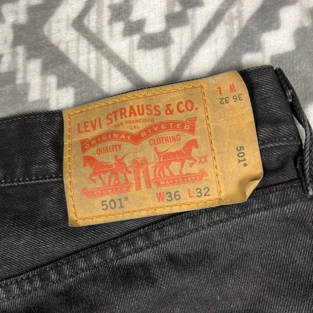 Levis 501 Jeans Men‎ 36x32 Black Straight Leg Rocker Denim Grunge Distressed